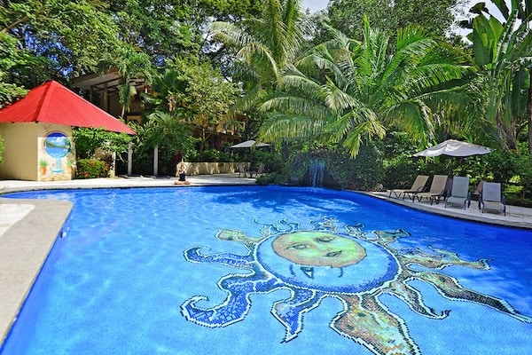 Retreat Property Doce Lunas
