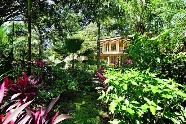 Retreat Property Doce Lunas