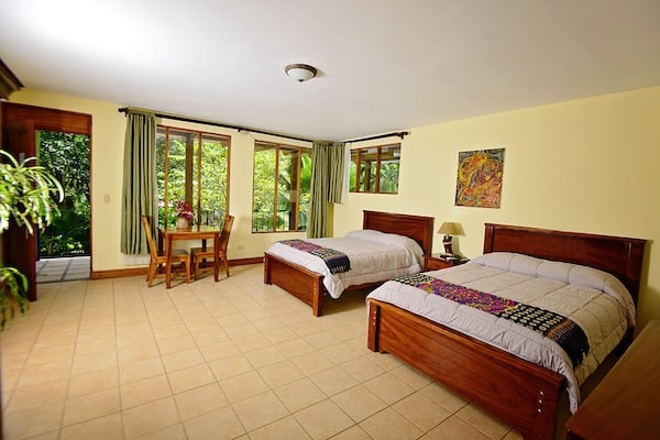 Retreat Property Doce Lunas