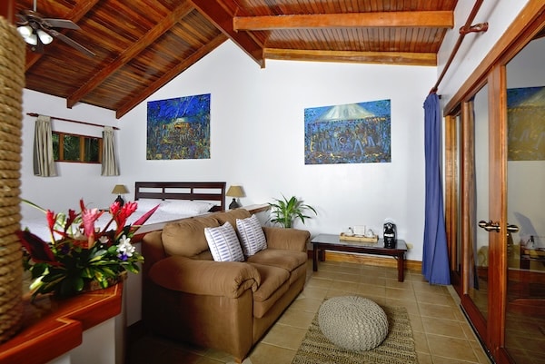 Retreat Property Doce Lunas